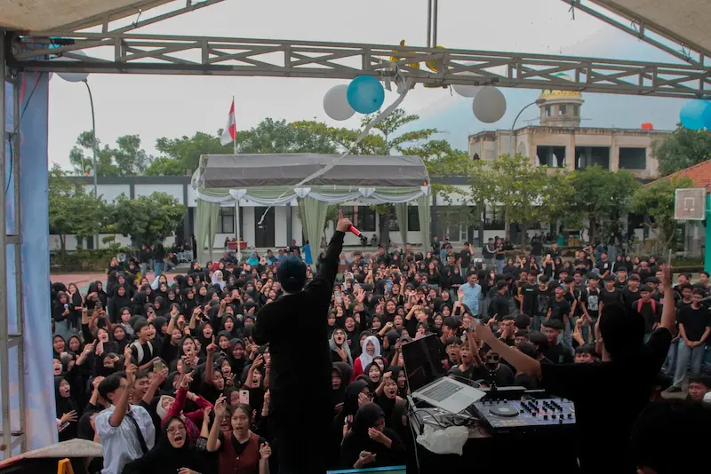 CROWD ENERGY